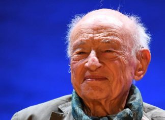 Nous n’avons pas “la conscience lucide que nous marchons vers l’abîme”, alerte le philosophe Edgar Morin, qui fête ses 100 ans